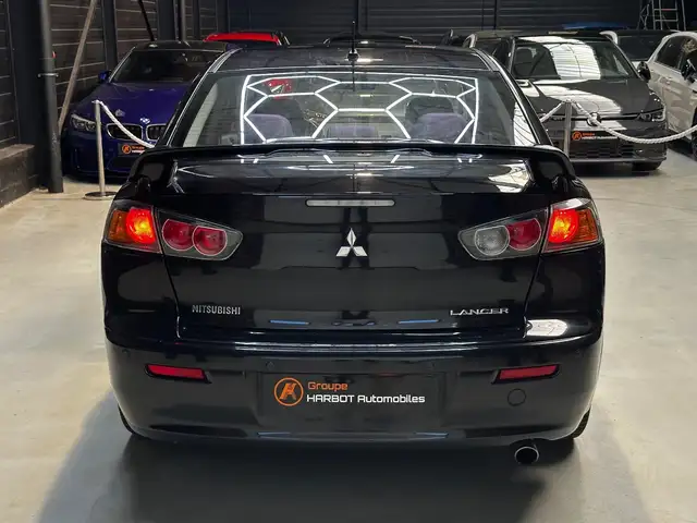 Mitsubishi Lancer view 5