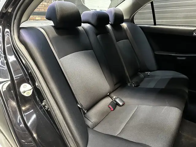 Mitsubishi Lancer view 16