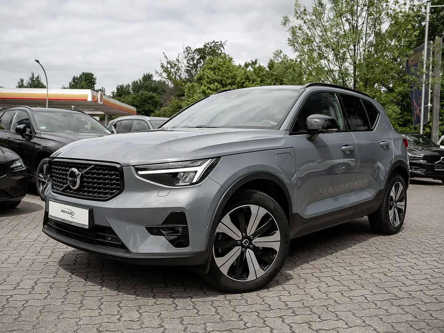 Volvo XC40 T5 Ultimate Dark Recharge Plug-In Hybrid 2WD Grau - 1