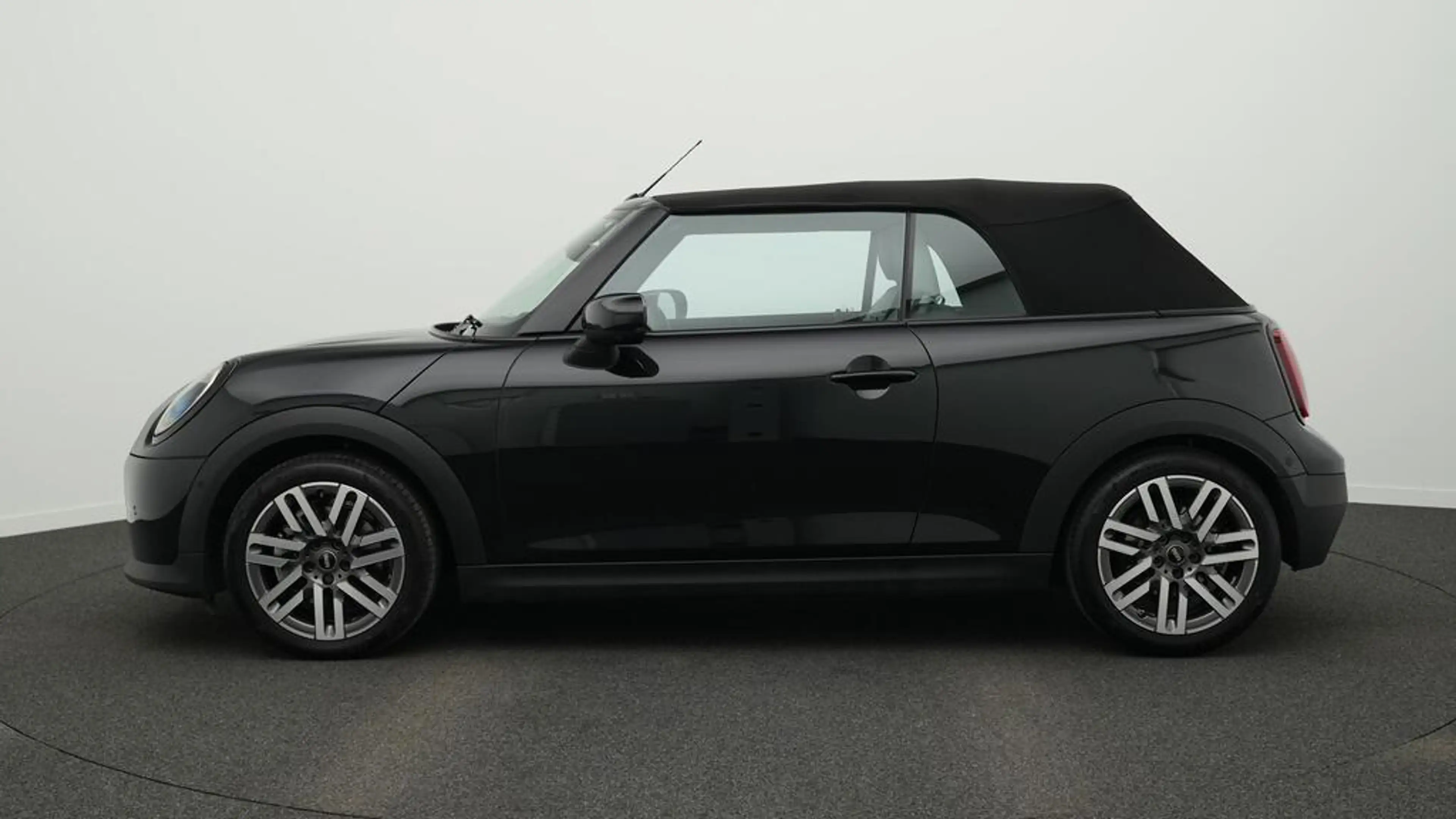 MINI Cooper C Cabrio Classic Trim — photo 2