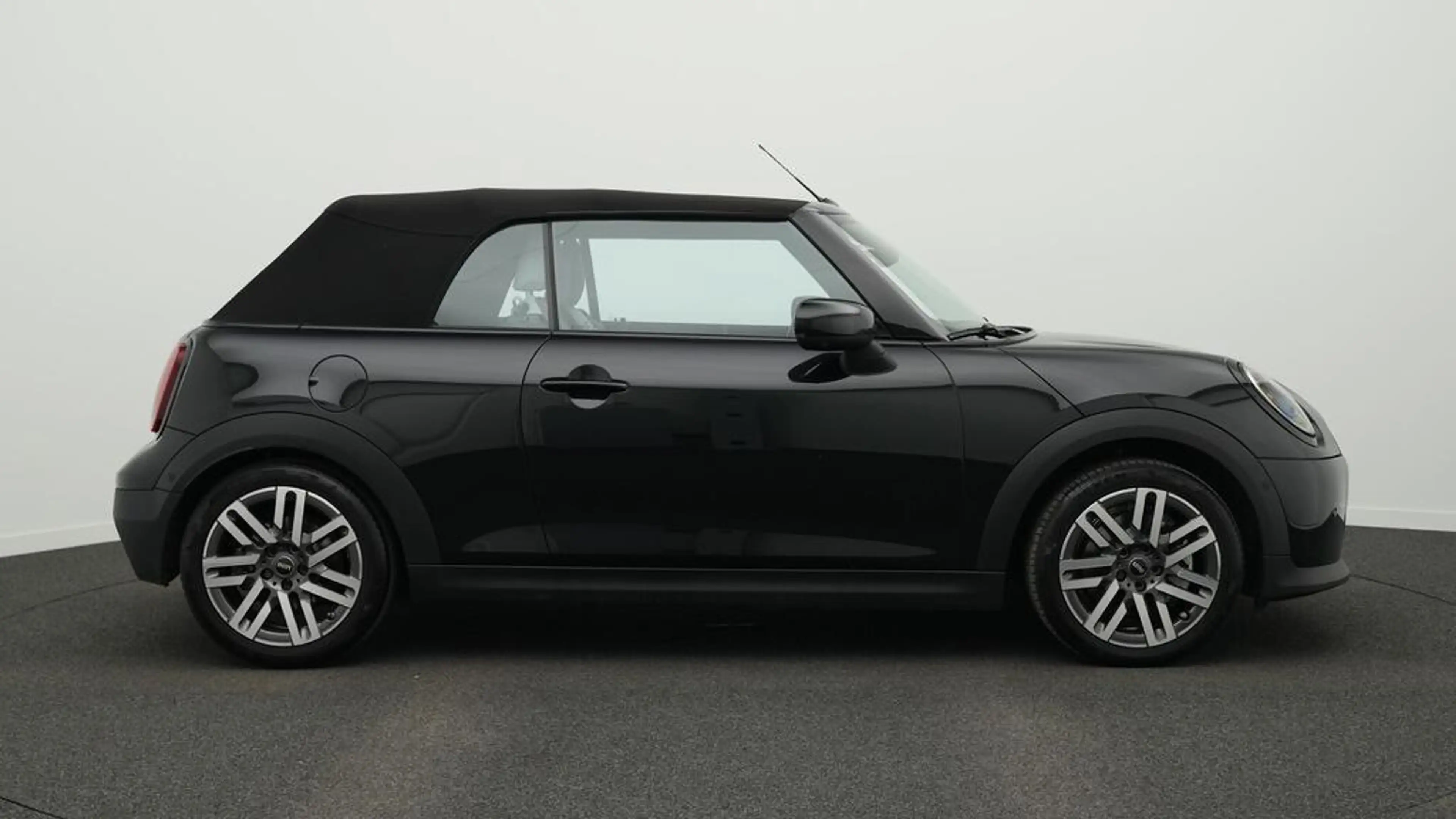 MINI Cooper C Cabrio Classic Trim — photo 3