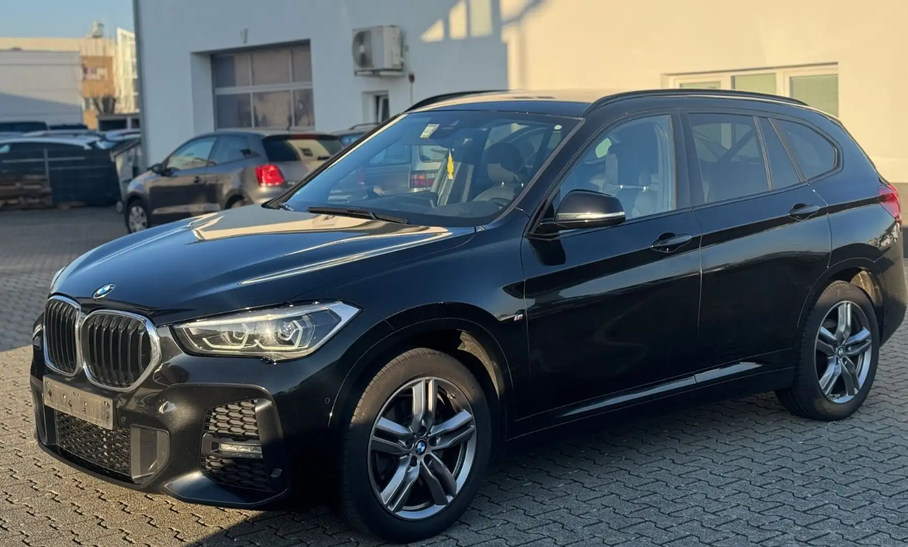 BMW X1 Baureihe X1 sDrive 20 d M Sport 3x M- Paket* Noir - 1