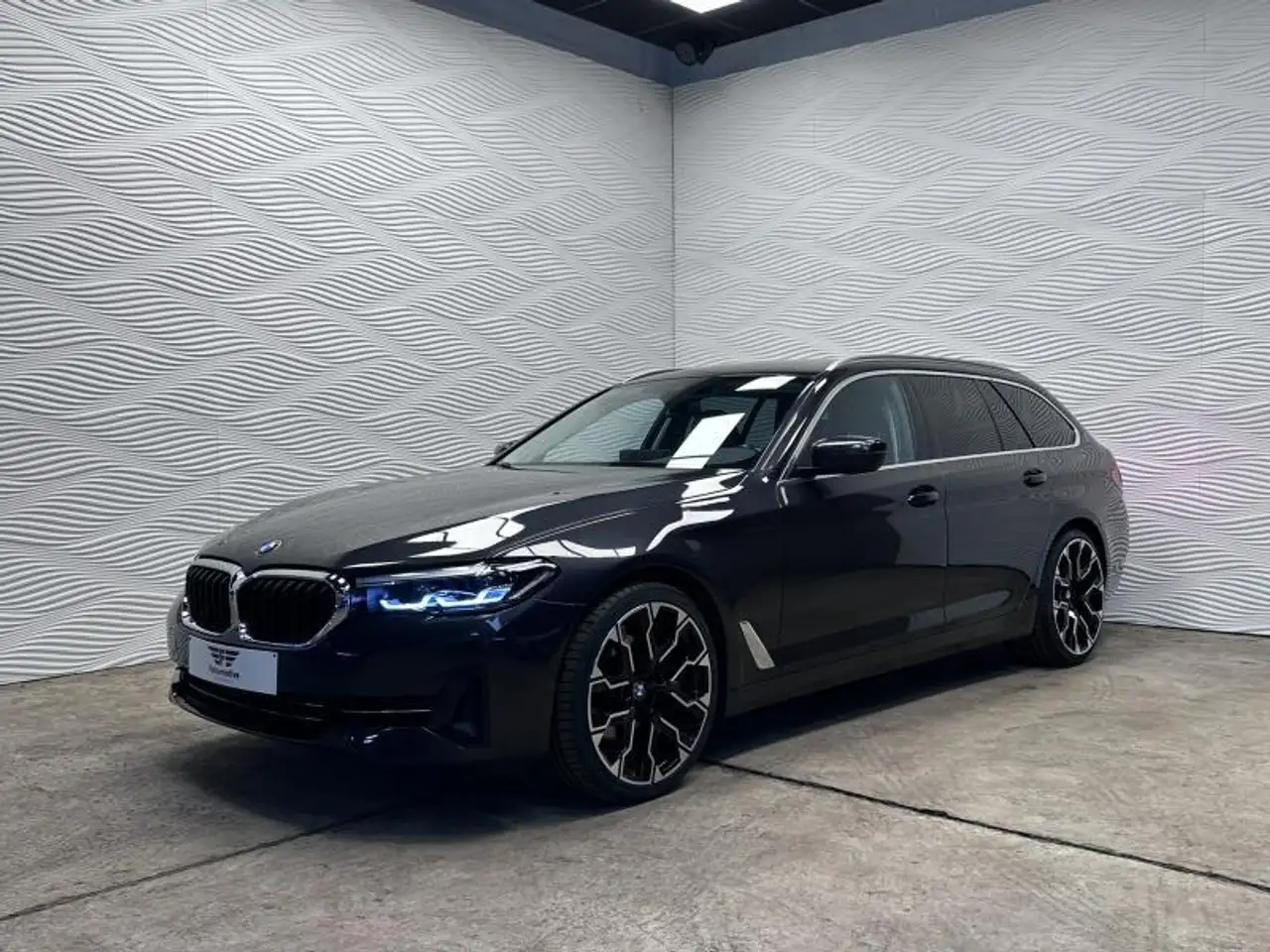 BMW 518