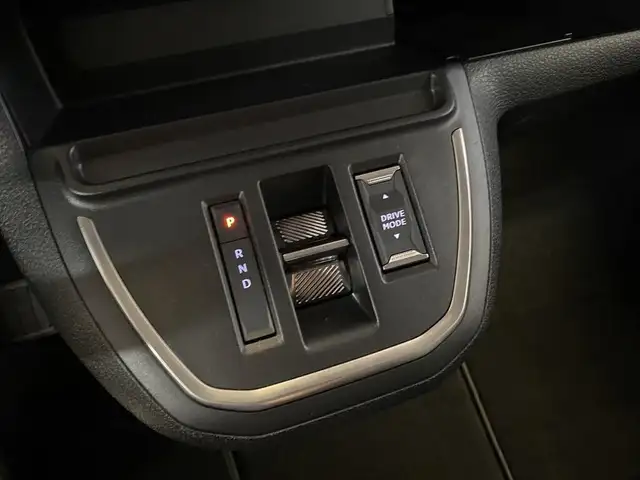 Peugeot Traveller view 12