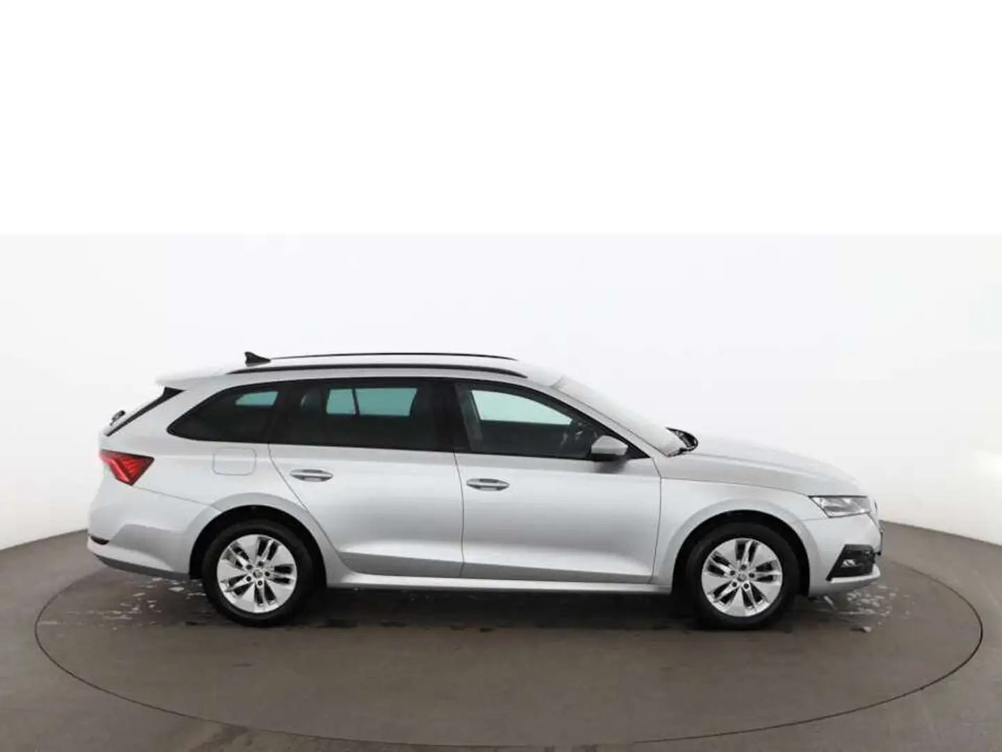 Skoda Octavia Combi 2.0 TDI Ambition MATRIX NAVI SITZHZ Grau - 2