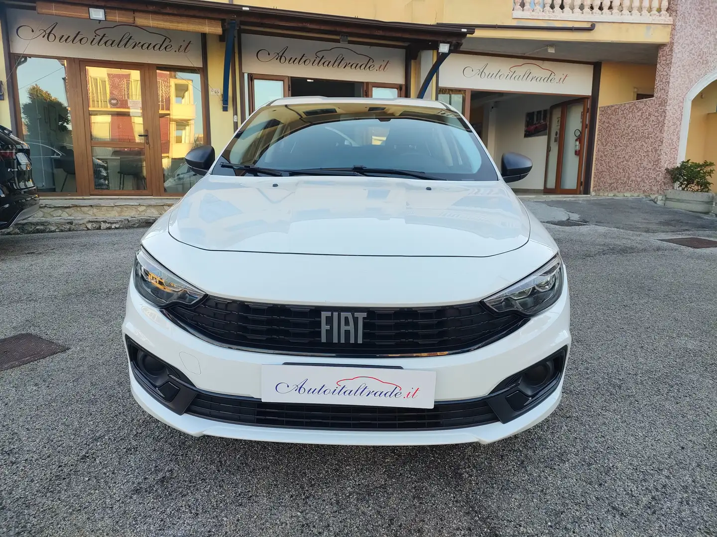 Fiat Tipo HIBRID BENZINA Weiß - 1