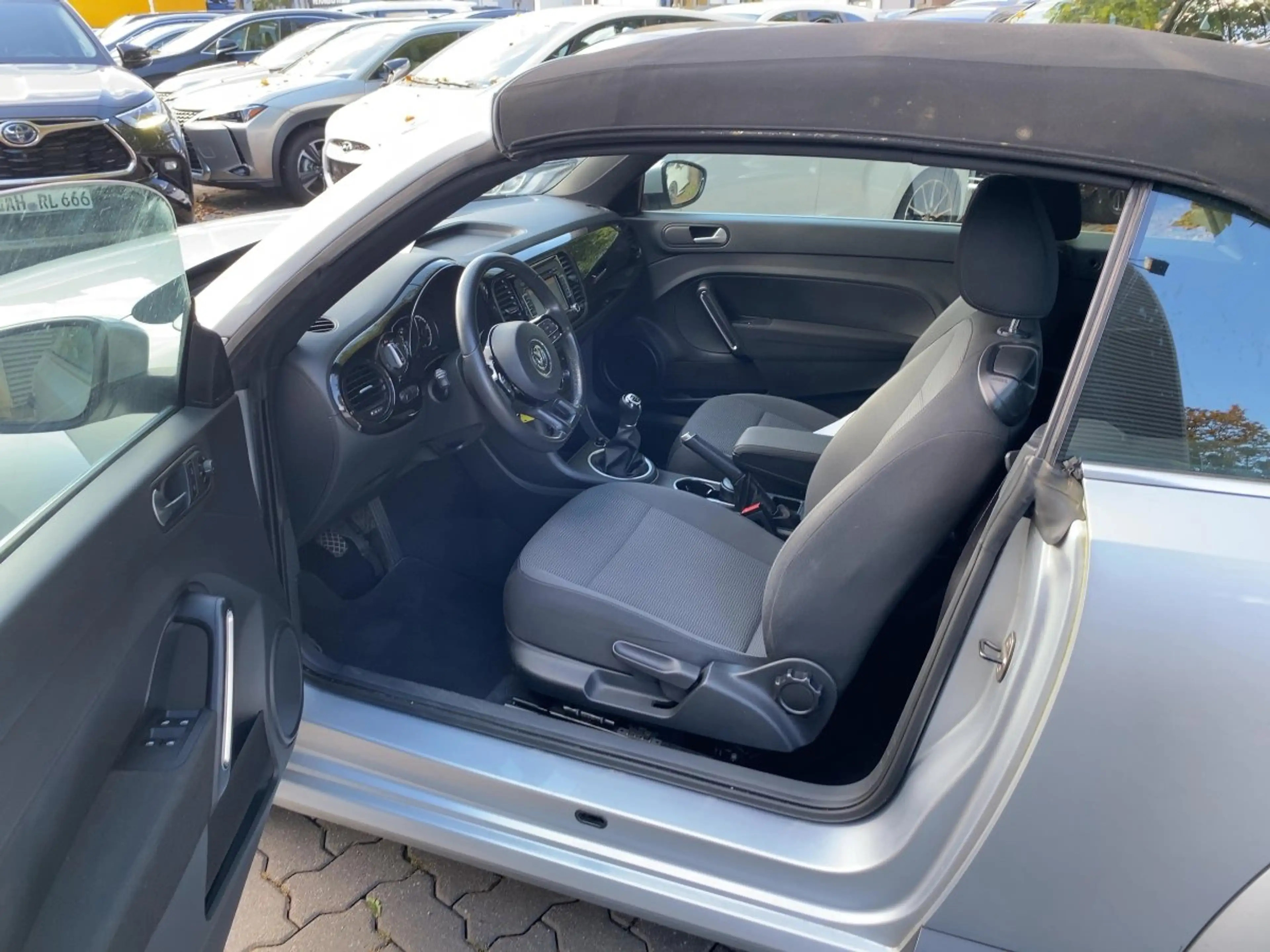 Volkswagen Beetle Cabriolet 1.2 TSI — photo 12