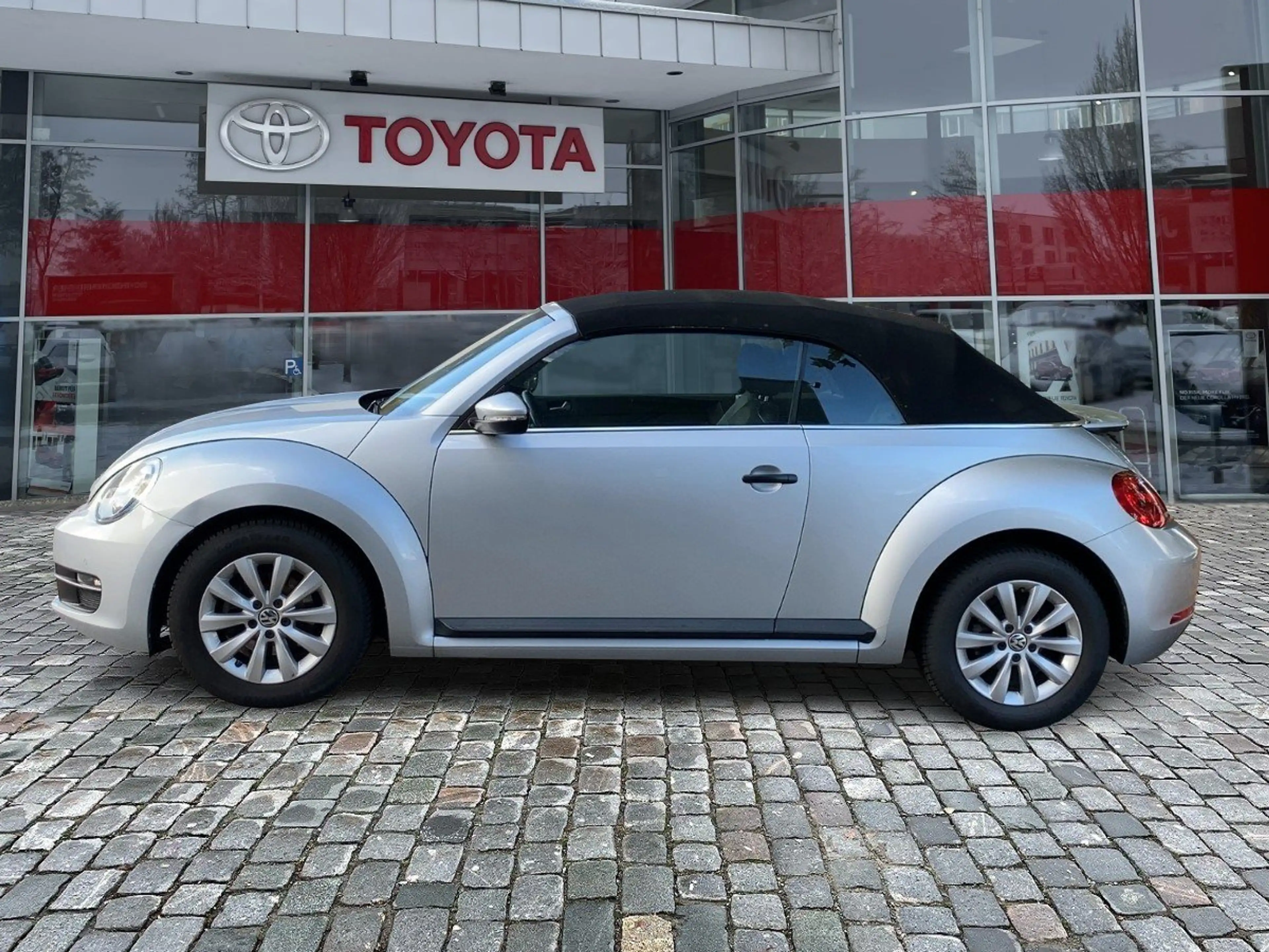 Volkswagen Beetle Cabriolet 1.2 TSI — photo 3