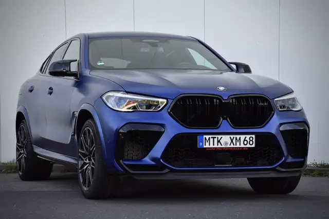 BMW X6 M Competition FROZEN MARINA BAY BLAU