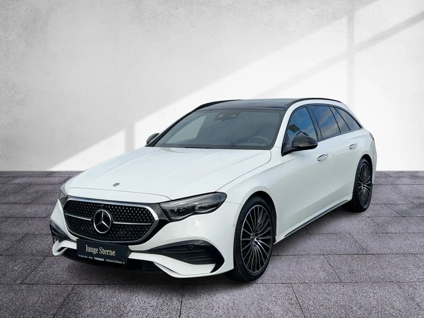 Mercedes-Benz E 220 d 4M T AMG-Line NP:103.030 PREM SUPERSCREEN Weiß - 2