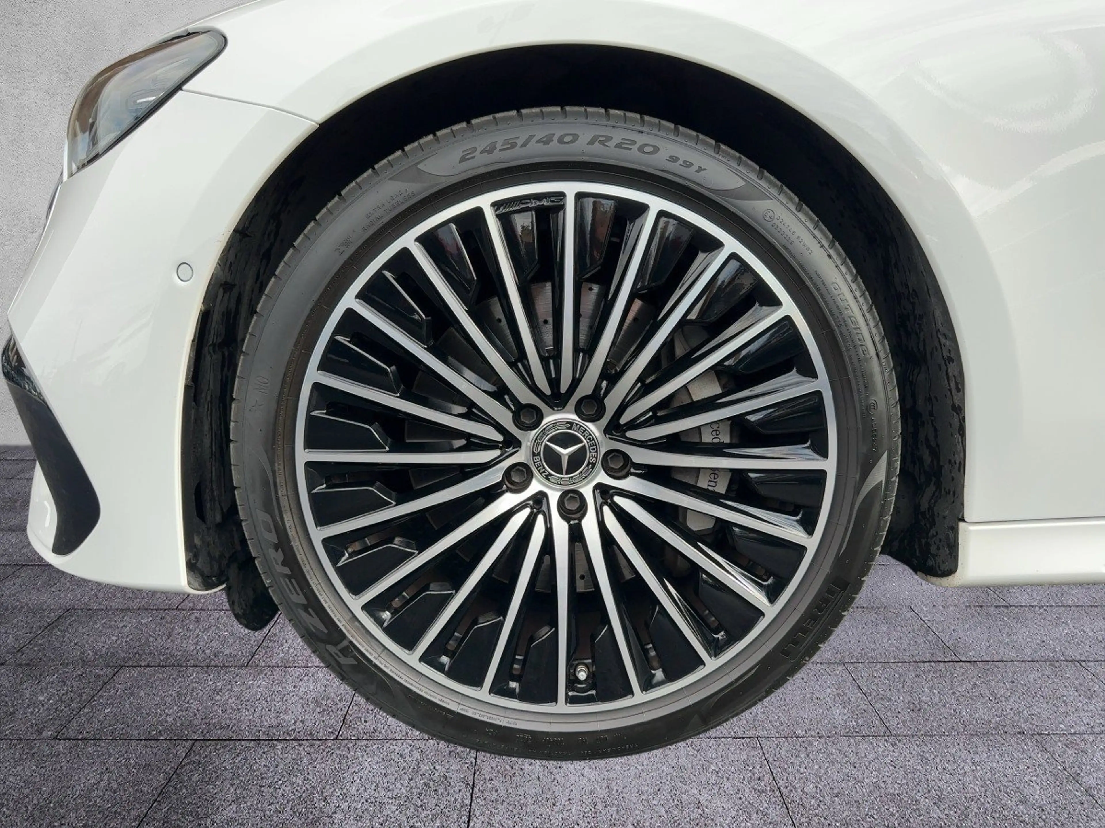 Mercedes-Benz E 220 d 4M T AMG-Line NP:103.030 PREM SUPERSCREEN — photo 13