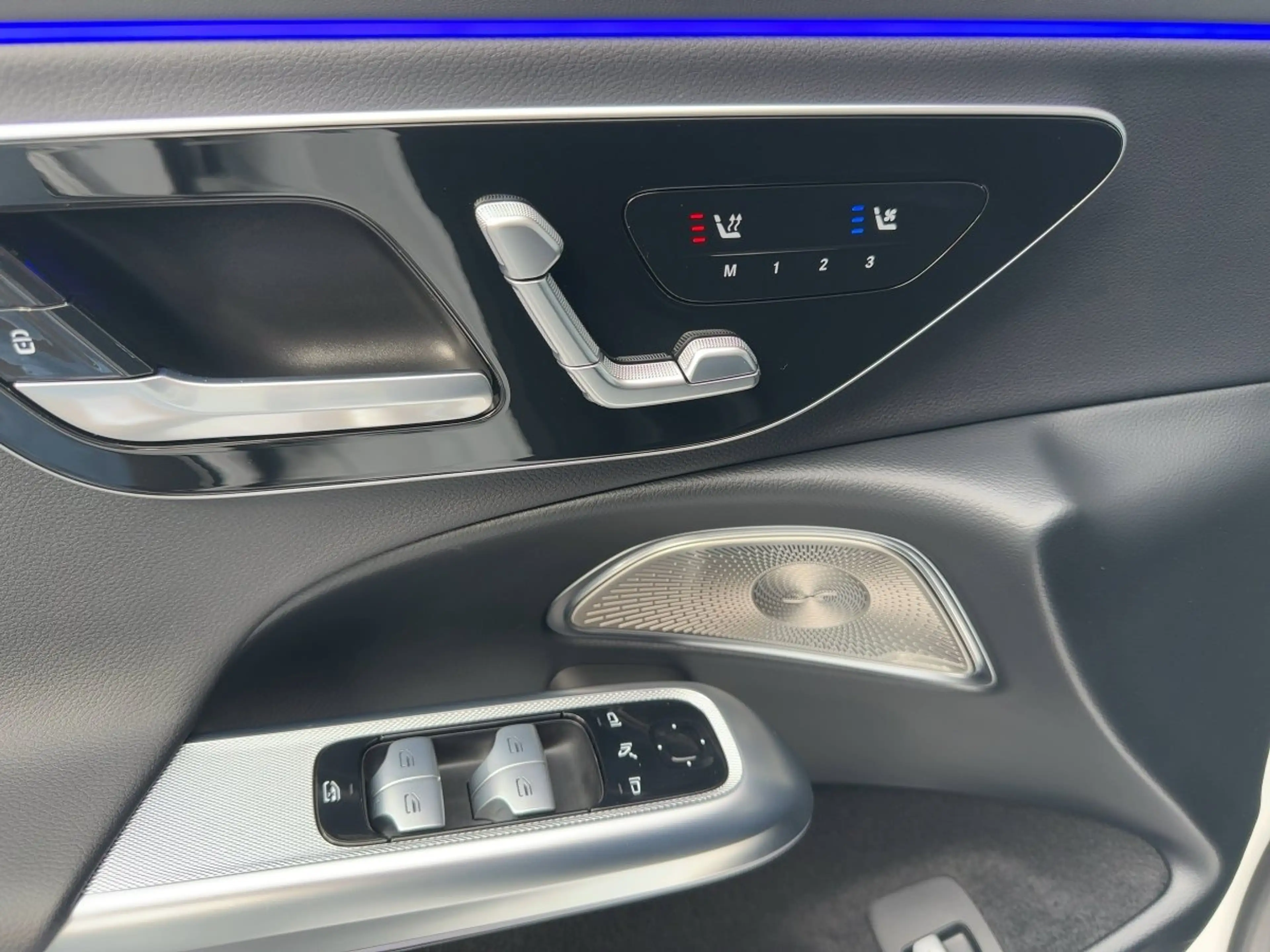 Mercedes-Benz E 220 d 4M T AMG-Line NP:103.030 PREM SUPERSCREEN — photo 14