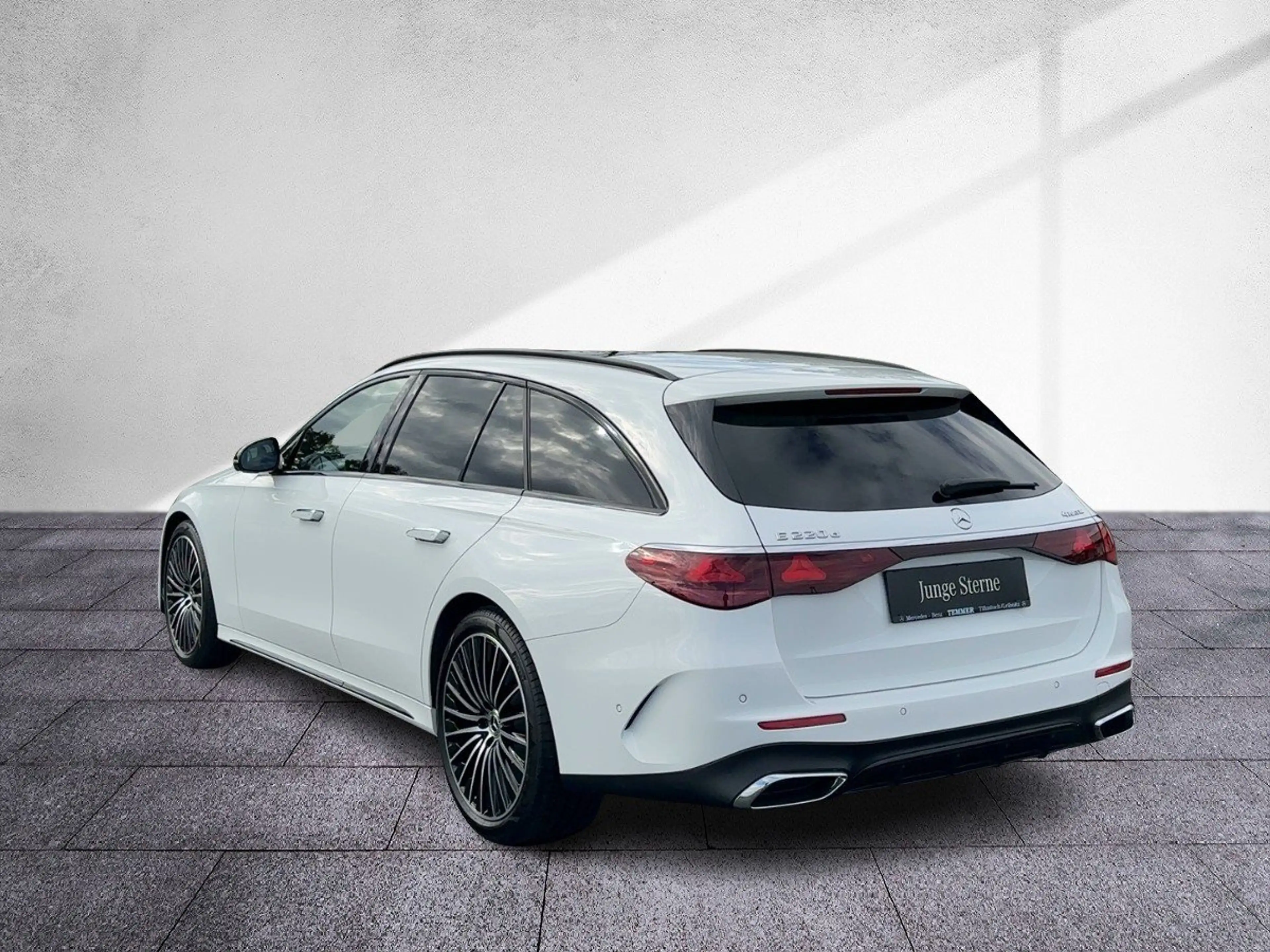 Mercedes-Benz E 220 d 4M T AMG-Line NP:103.030 PREM SUPERSCREEN — photo 4