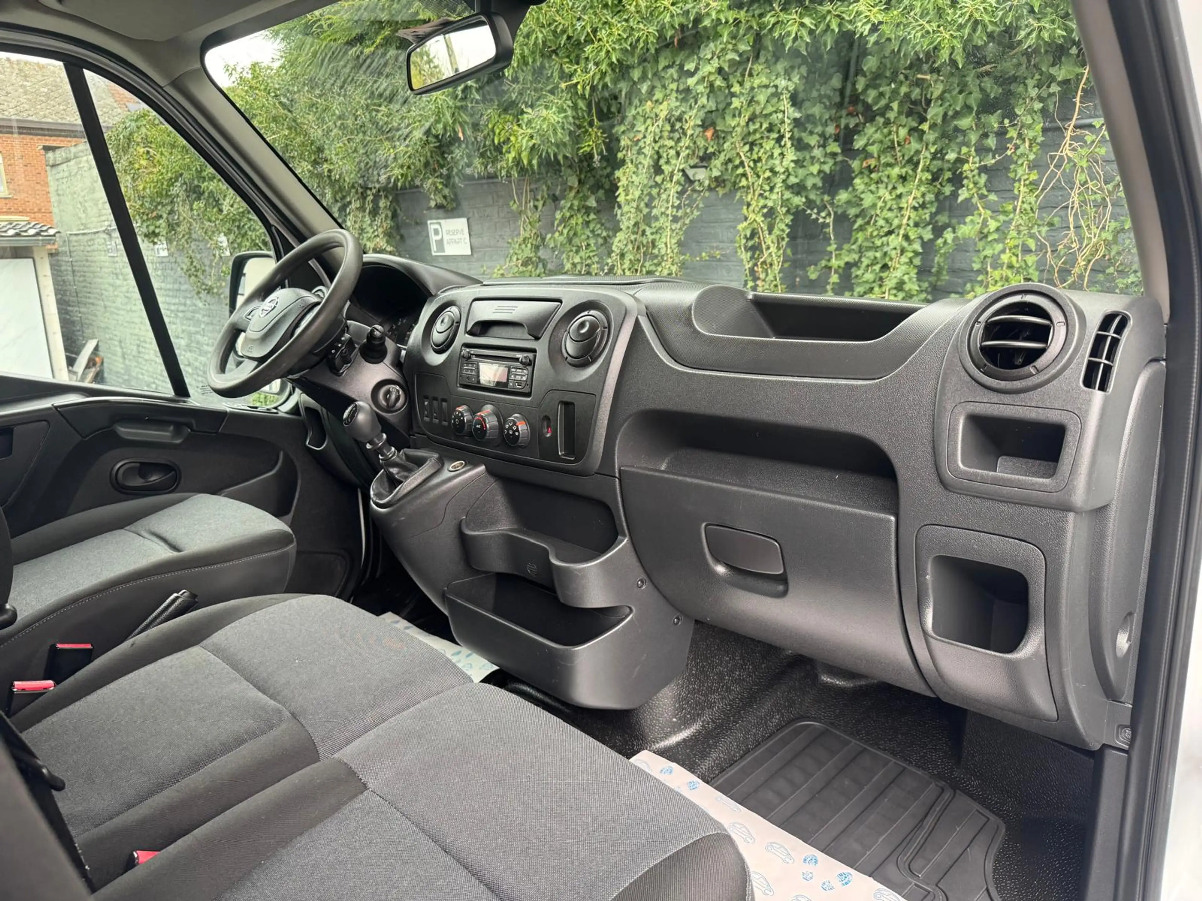 Nissan NV400 2.3 dCi L2H2*12.355€ HTVA*AIRCO*CAMERA*PARFAIT ETAT — photo 11