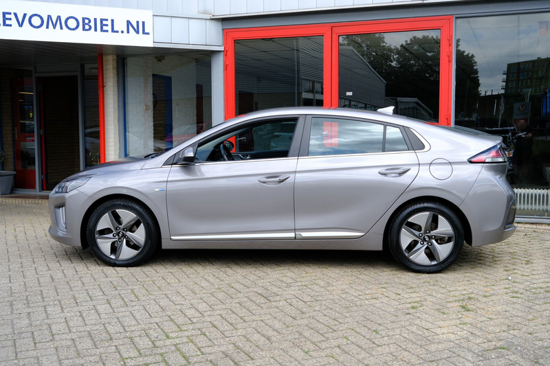 Hyundai IONIQ 1.6 GDi Comfort - Plus Aut. Navi|Cam|Clima|LMV — photo 28