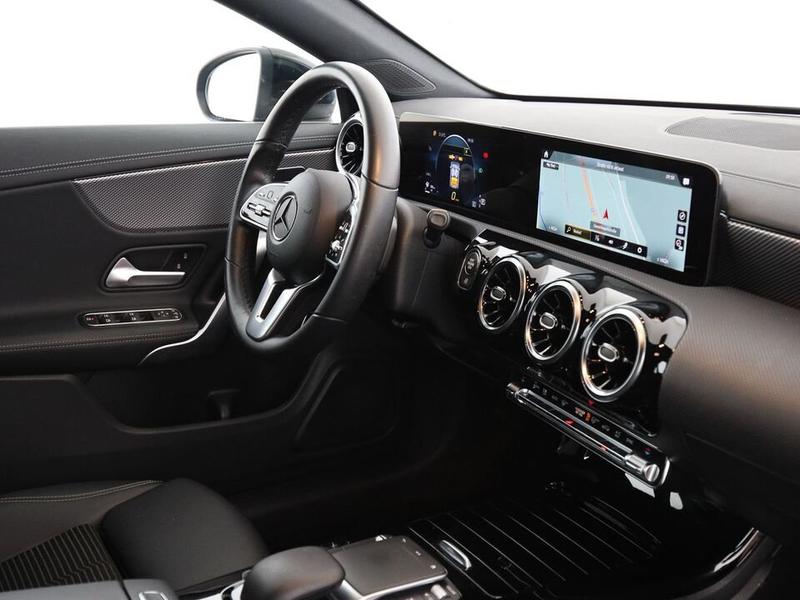 Mercedes-Benz CLA 200 d SB Progressive Aut LED LEDER NAVI SITZHZ — photo 13