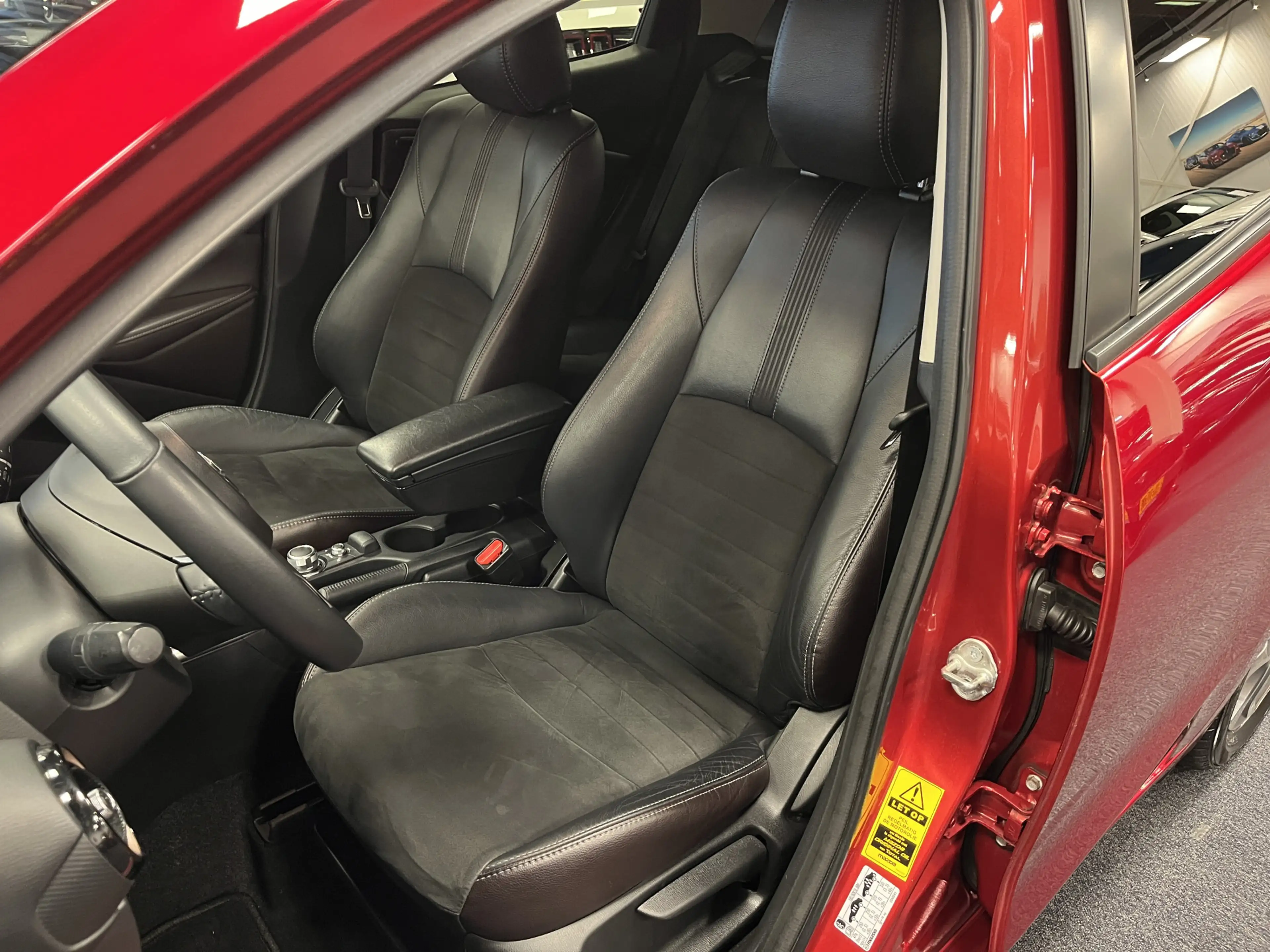 Mazda 2 1.5i SkyActiv-G GT-Luxury 90PK Leder Navi DAB+ Cam — photo 17