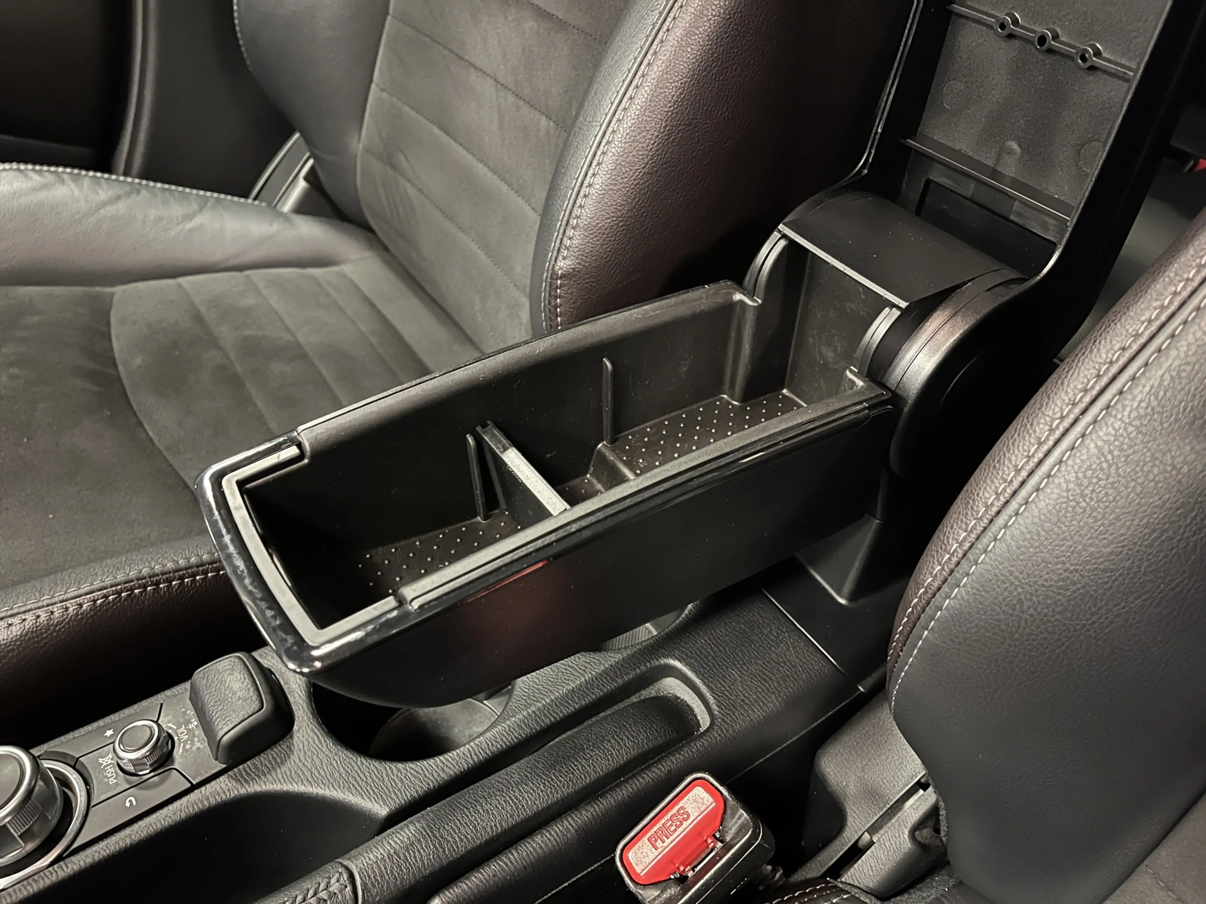 Mazda 2 1.5i SkyActiv-G GT-Luxury 90PK Leder Navi DAB+ Cam — photo 25