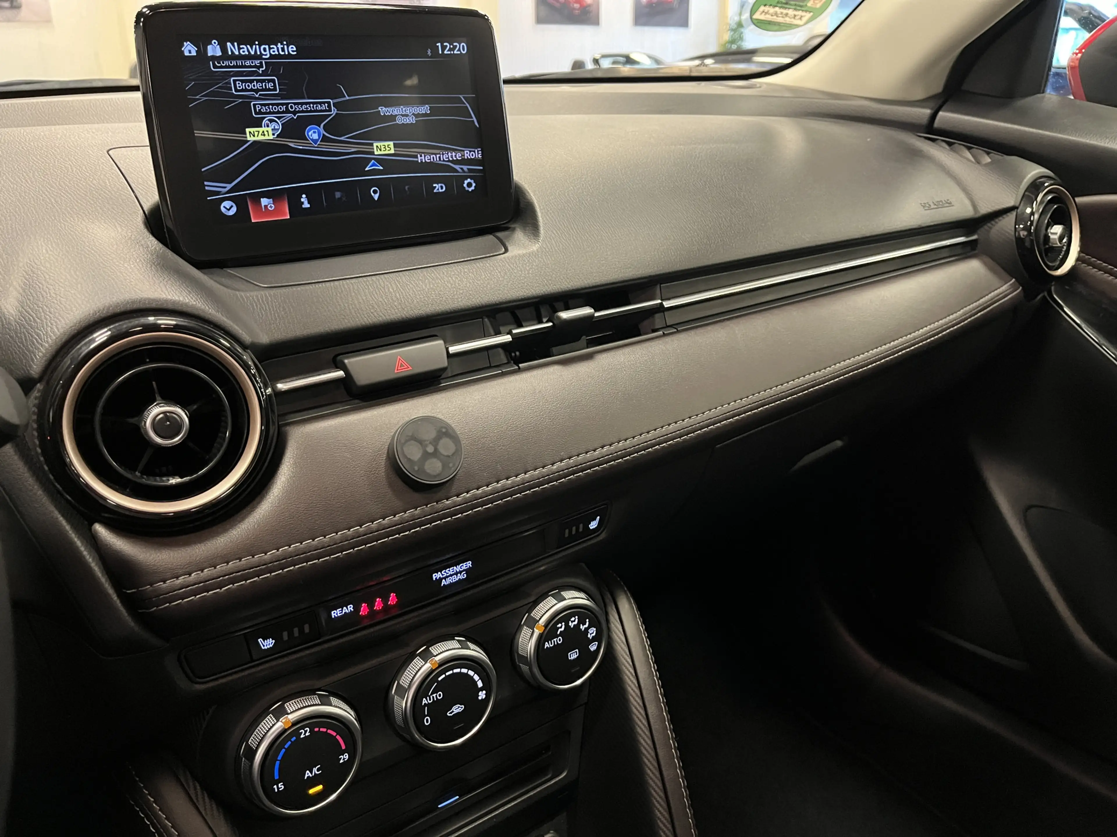 Mazda 2 1.5i SkyActiv-G GT-Luxury 90PK Leder Navi DAB+ Cam — photo 27