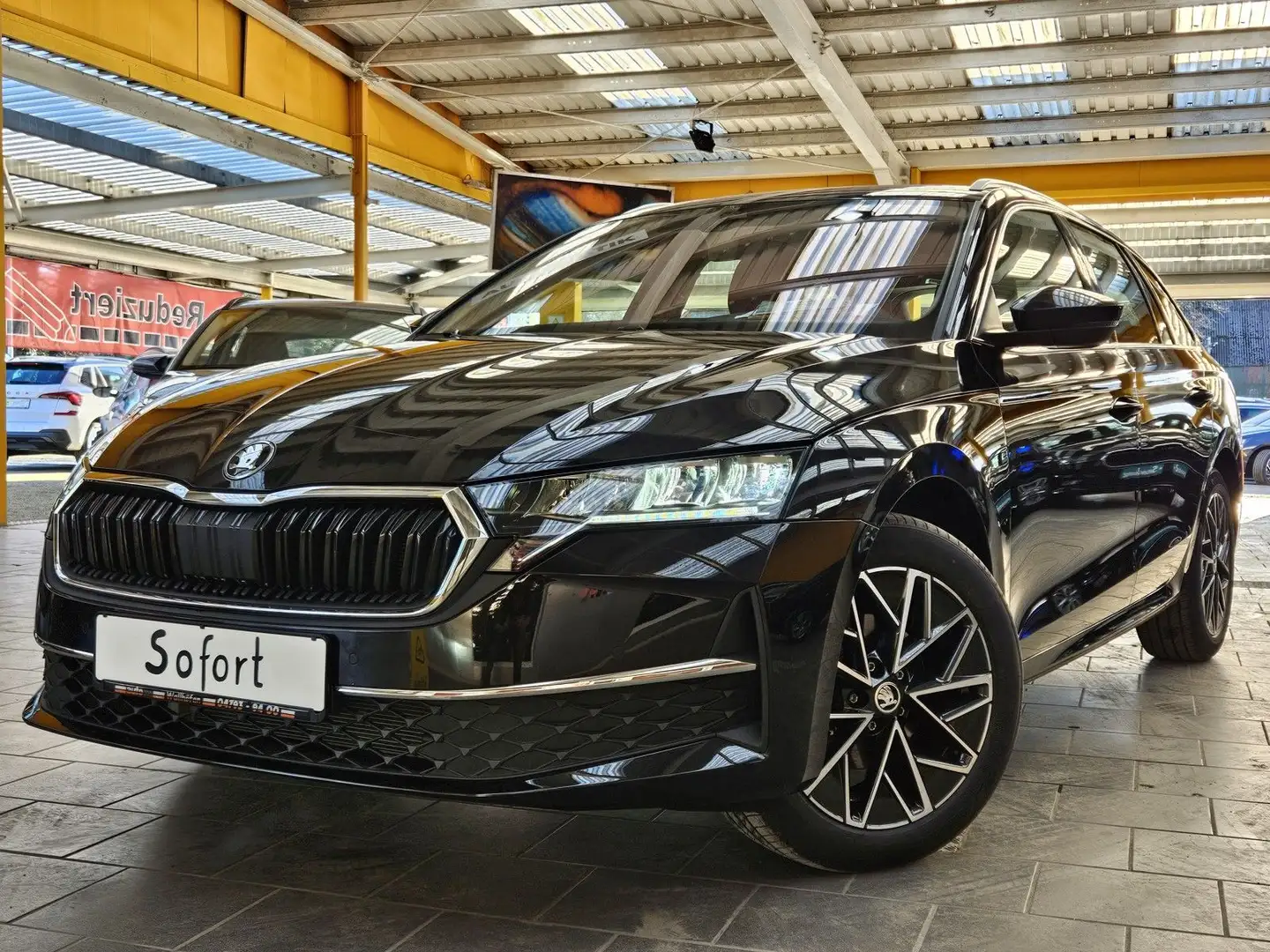 Skoda Octavia Combi eTSI el. Heckkl. SHZ + LHZ 17" Alu Schwarz - 1