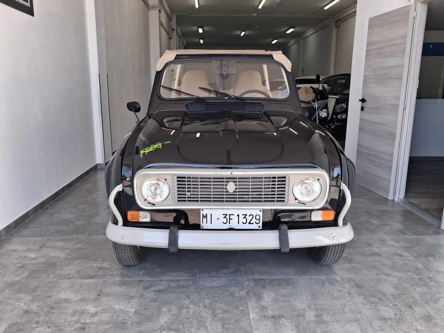 Renault R 4 950 Frog Noir - 1