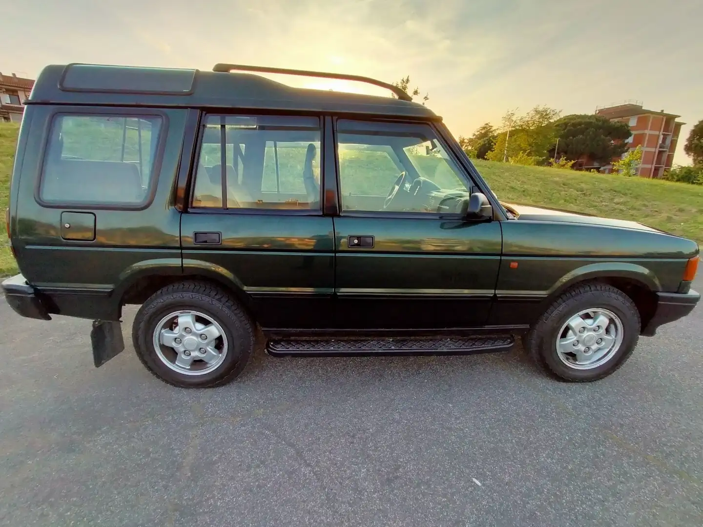 Land Rover Discovery 5p 2.5 tdi Luxury Green - 2