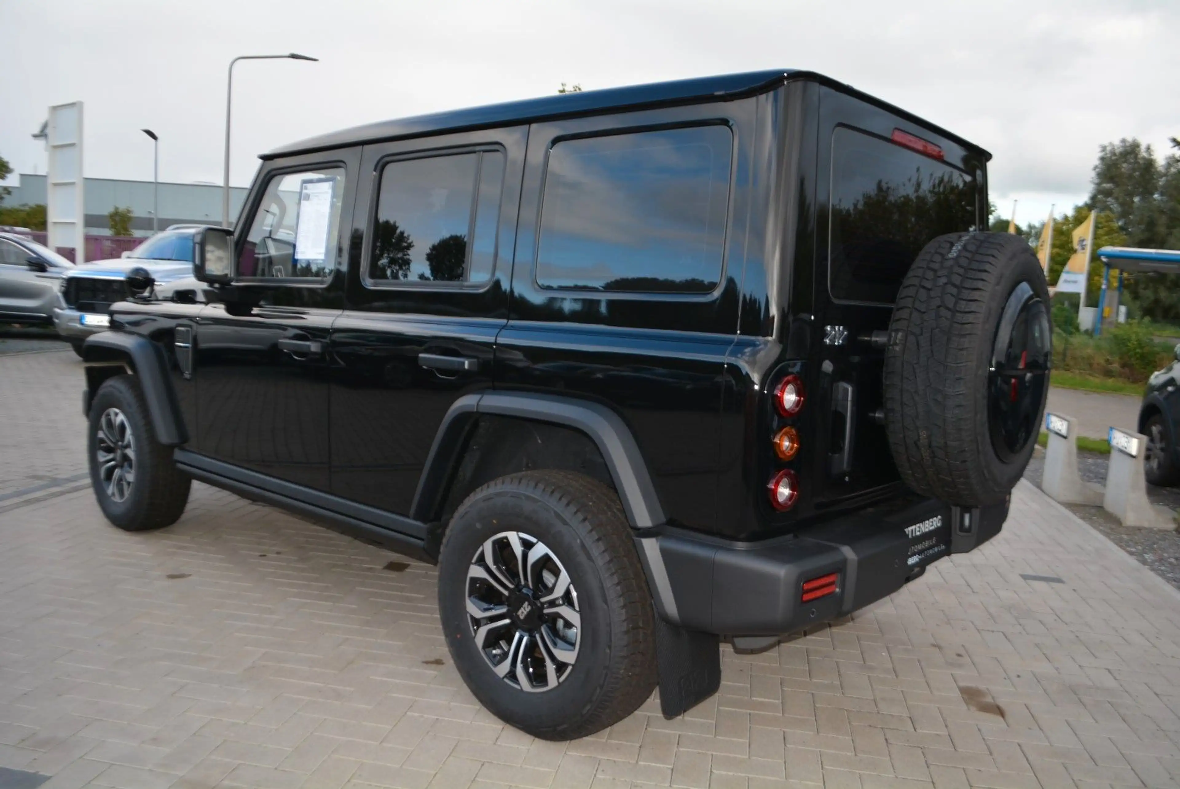 BAW 212 -2.0 Turbo incl. AHK grey-black-AT — photo 9