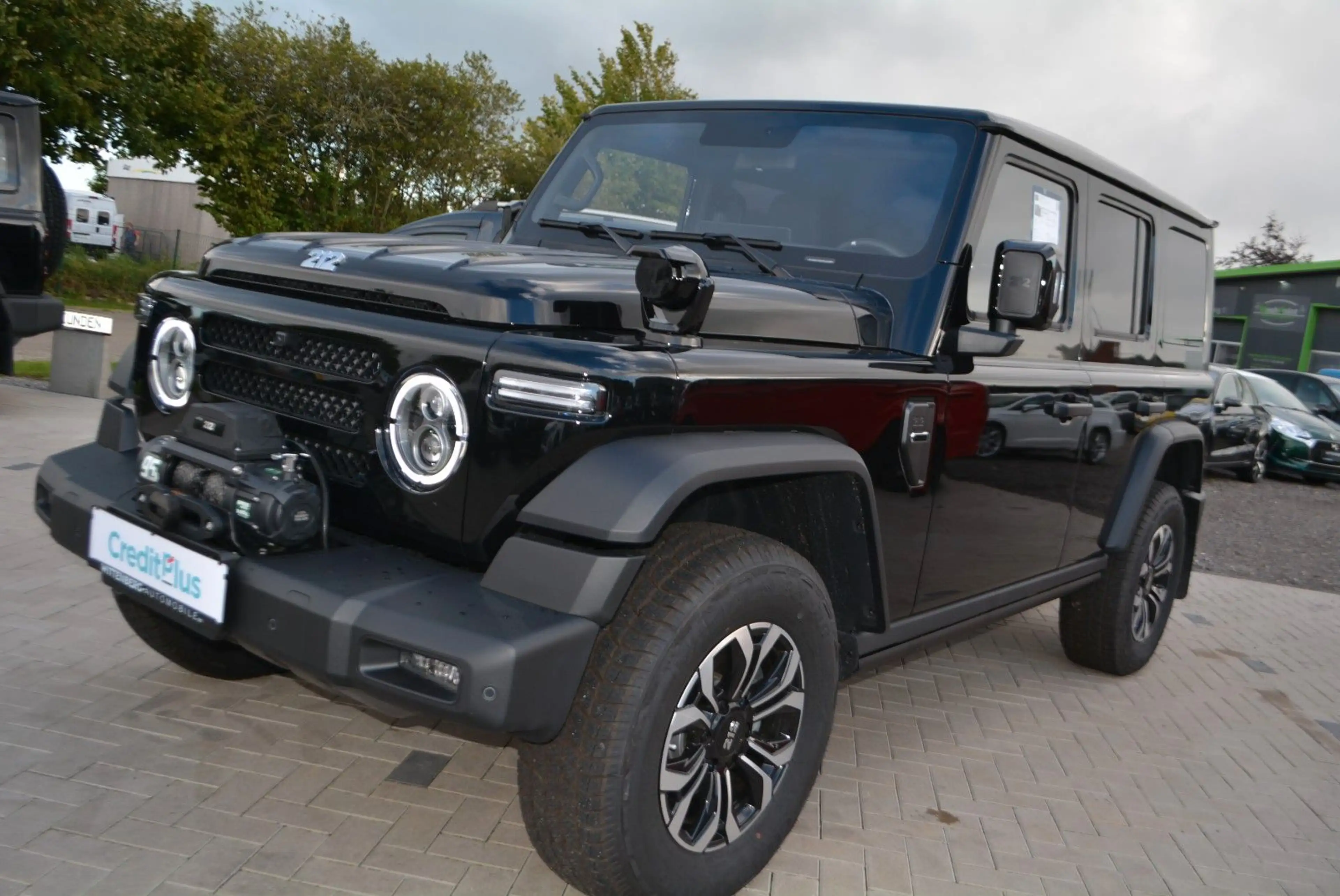 BAW 212 -2.0 Turbo incl. AHK grey-black-AT