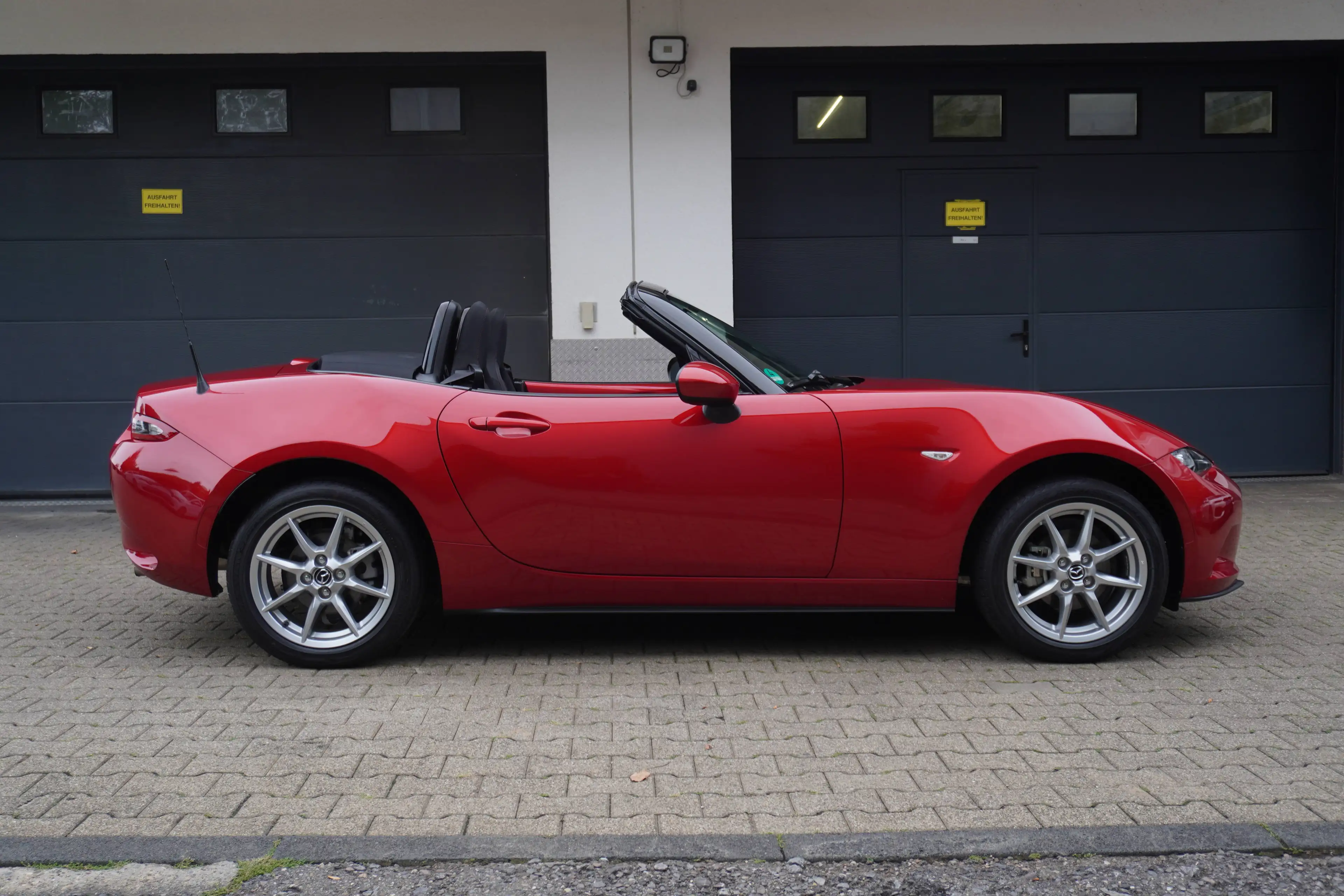Mazda MX-5 Center-Line 1.5 KLIMA+NAVI+ALU+TEMPOMAT+1.Hand+Org.16.Tkm — photo 3