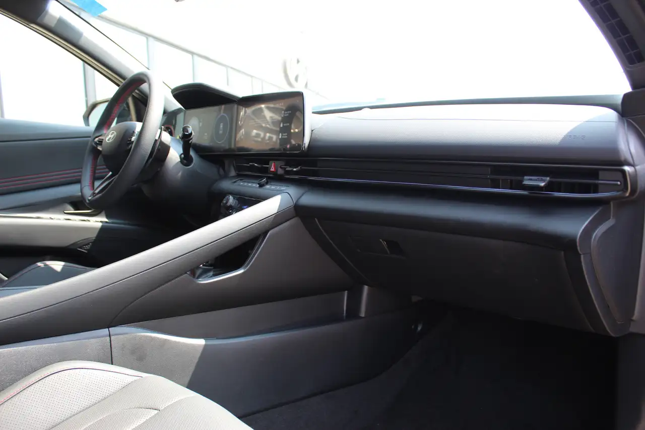 Hyundai ELANTRA fotografie Hyundai ELANTRA