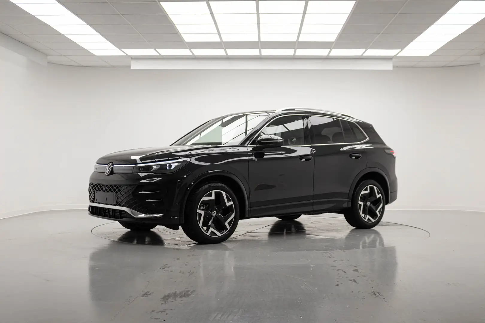 Volkswagen Tiguan 2.0 TDI 150 CV DSG R-Line Plus Nero - 1