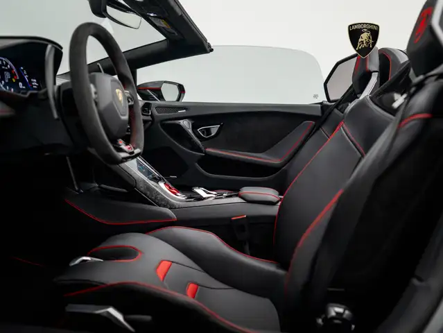 Lamborghini Huracan view 9