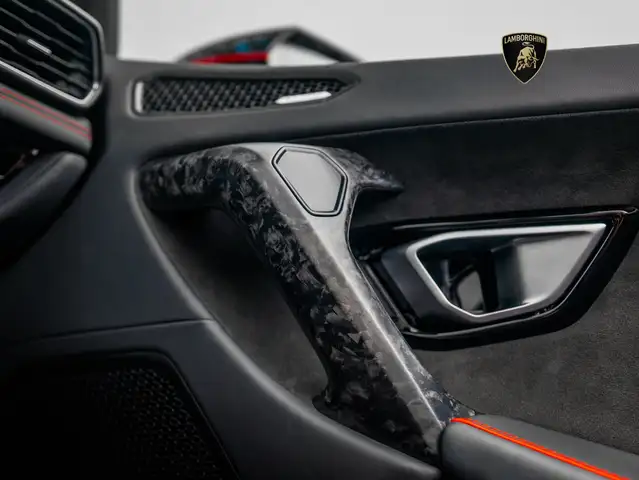 Lamborghini Huracan view 14