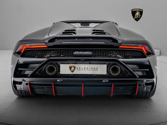 Lamborghini Huracan view 4