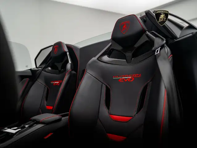 Lamborghini Huracan view 10
