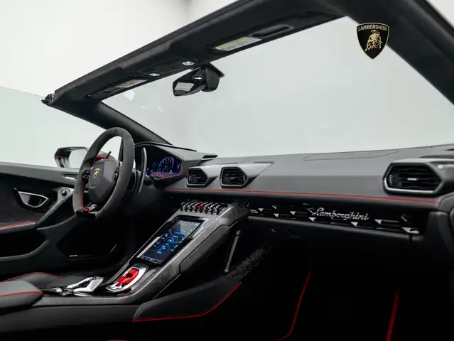 Lamborghini Huracan view 11