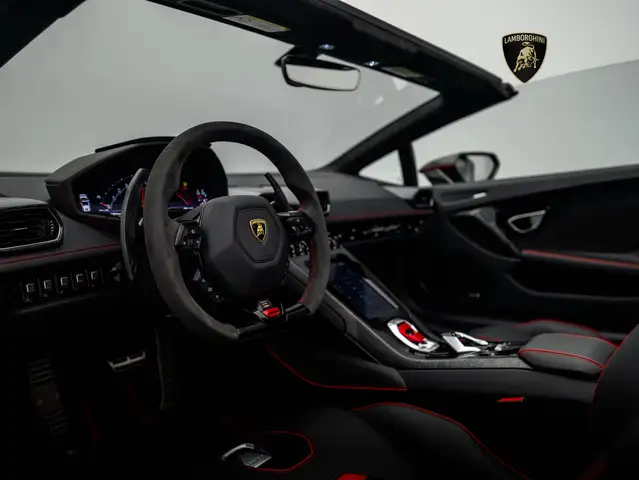 Lamborghini Huracan view 12