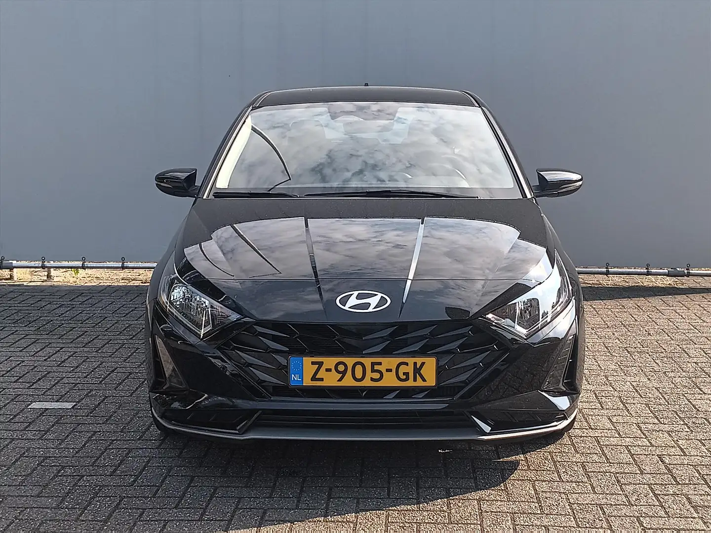Hyundai i20 1.0 T-GDI 100pk Comfort Smart | Navi | Cruise | Ai Zwart - 2
