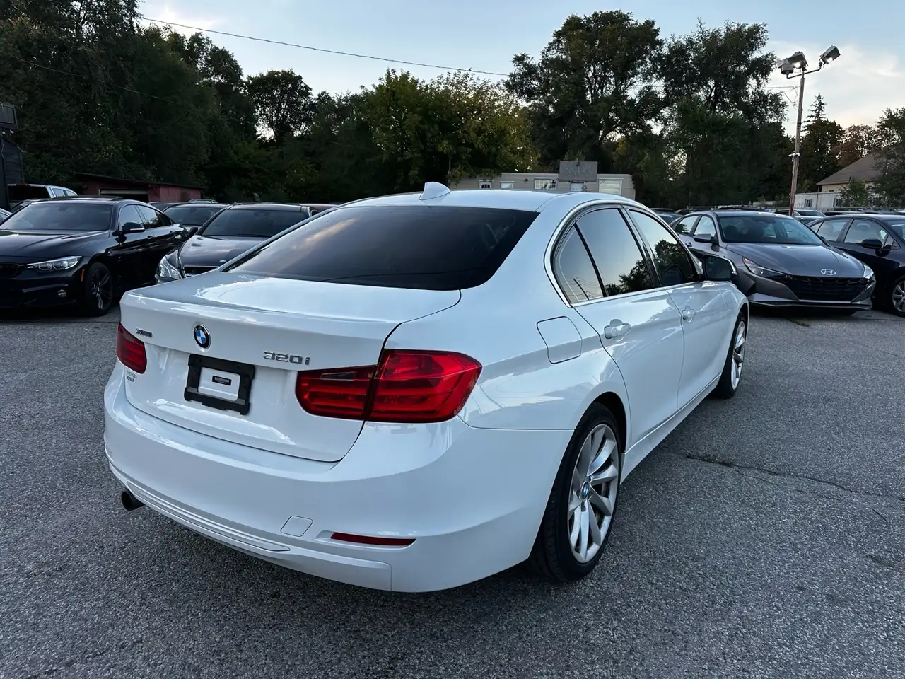 BMW 3 Series снимка BMW 3 Series
