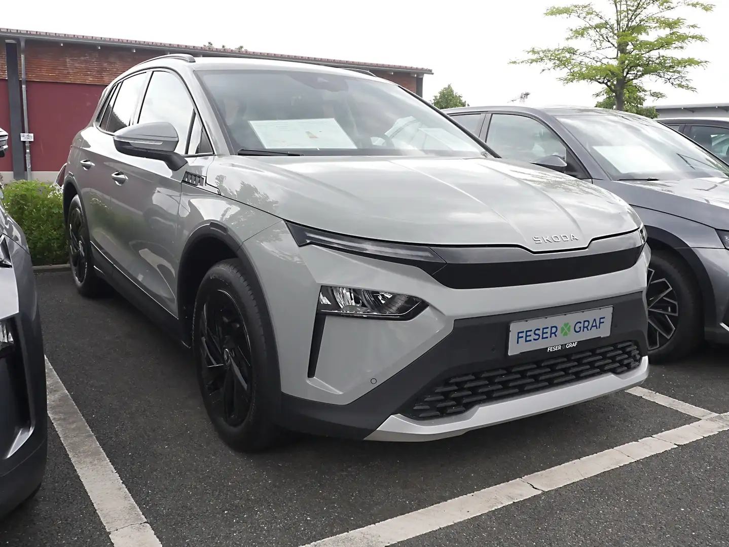 Skoda Elroq 50 TOUR *LED SHZ TEMP RFK* Grau - 2