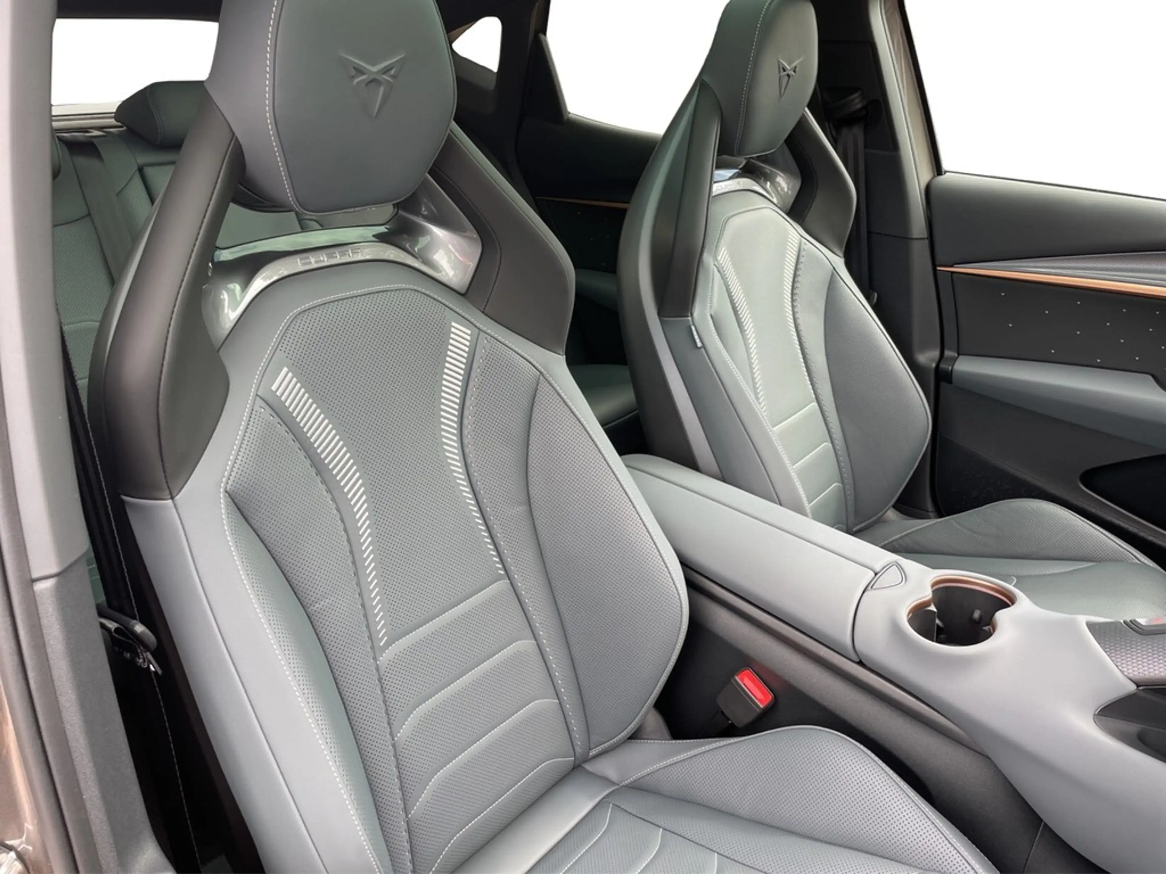 CUPRA Tavascan 77 kW 4Drive VZ DCC PANO*MATRIX*WÄRMEPU*HEADUP*... — photo 12