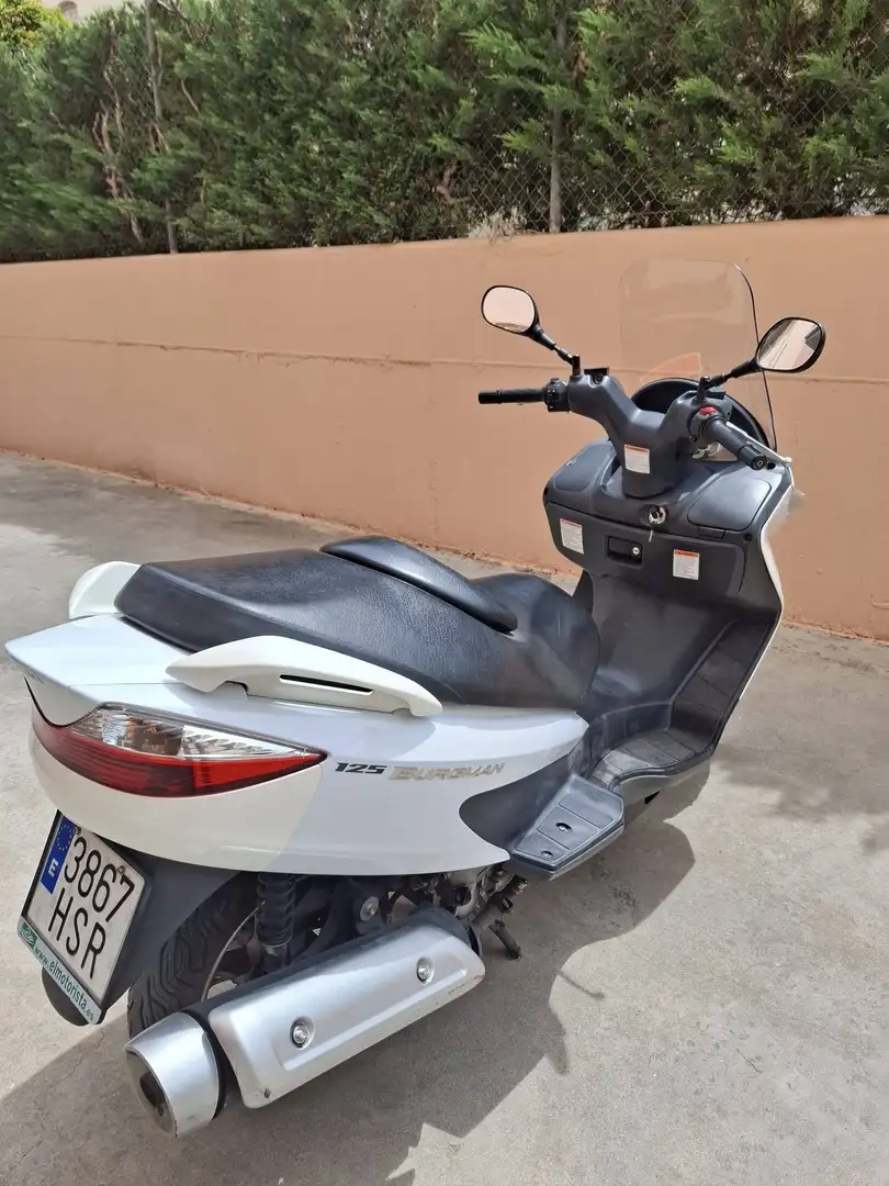 Suzuki Burgman 125 Blanco - 2
