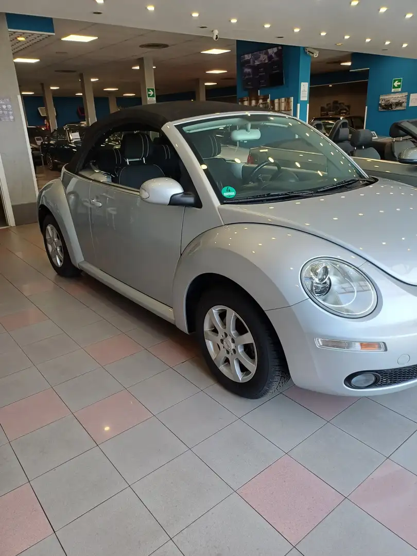 Volkswagen New Beetle 1.6 Cabrio Argento - 2