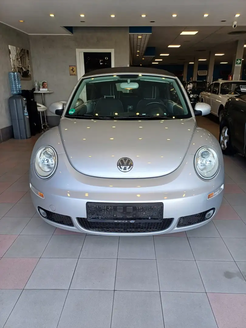 Volkswagen New Beetle 1.6 Cabrio Argento - 1