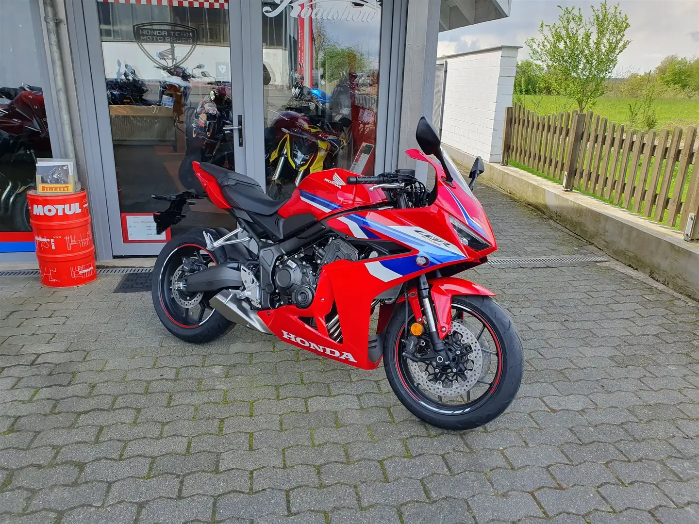 Honda CBR 500 R Neufahrzeug in rot auf Lager Rot - 1