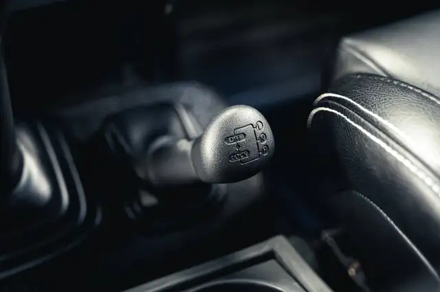Land Rover Defender view 10