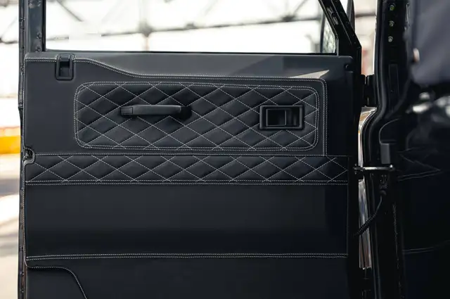 Land Rover Defender view 15