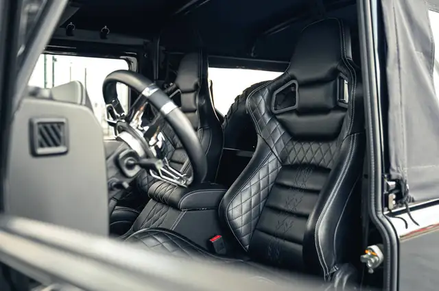 Land Rover Defender view 13