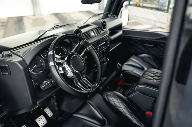 Land Rover Defender view 14