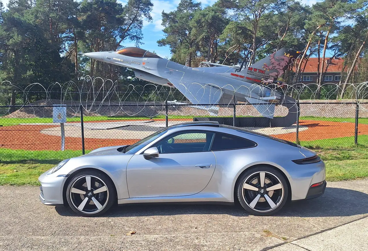 Porsche 992
